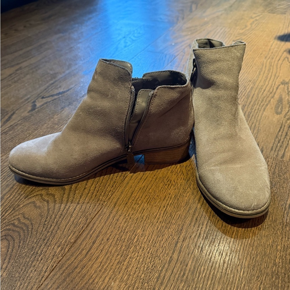 Blondo Waterproof Booties Sand Size 9